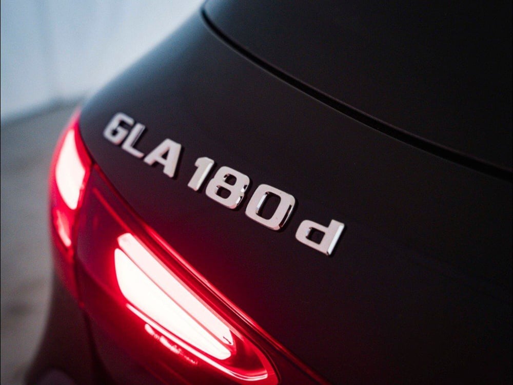 Mercedes-Benz GLA SUV nuova a Macerata (20)