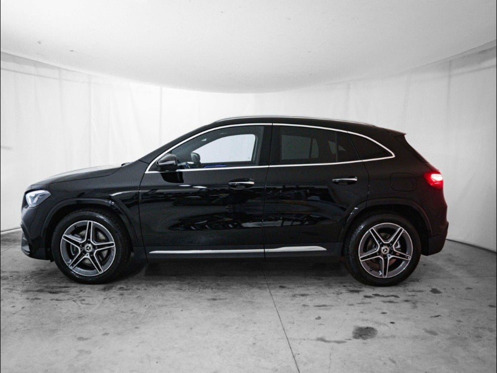 Mercedes-Benz GLA SUV nuova a Macerata (4)