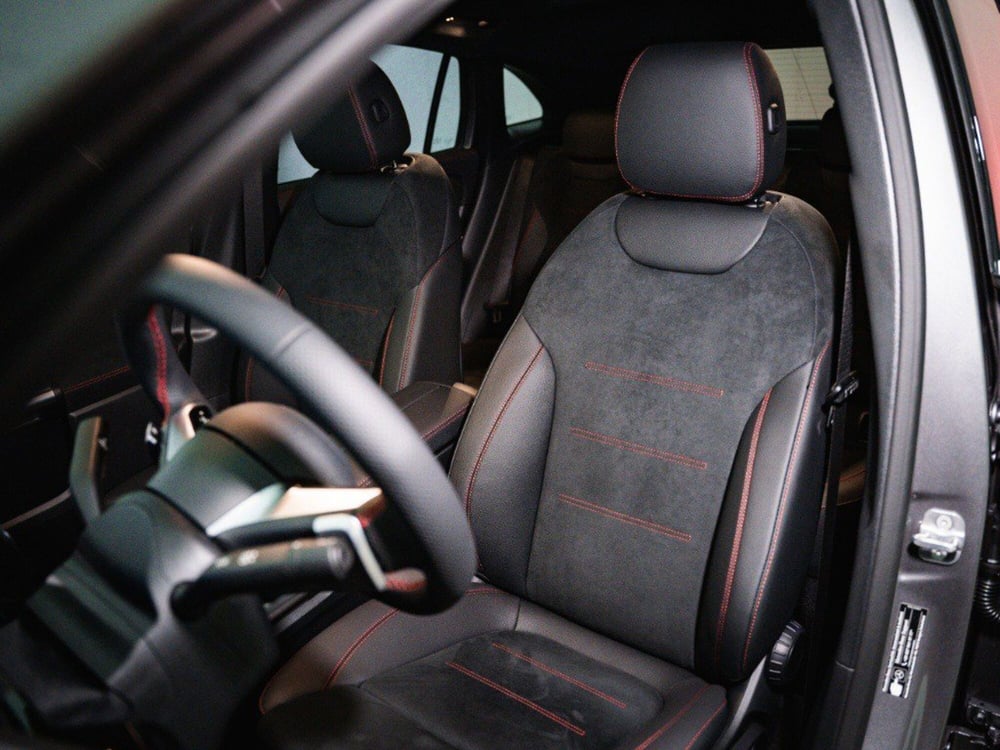 Mercedes-Benz GLA SUV nuova a Macerata (11)
