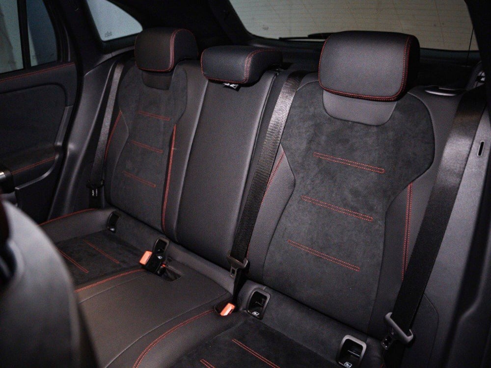 Mercedes-Benz GLA SUV nuova a Macerata (12)