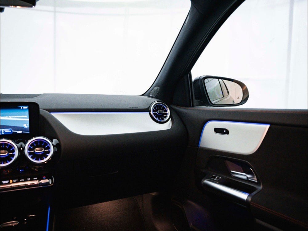 Mercedes-Benz GLA SUV nuova a Macerata (19)