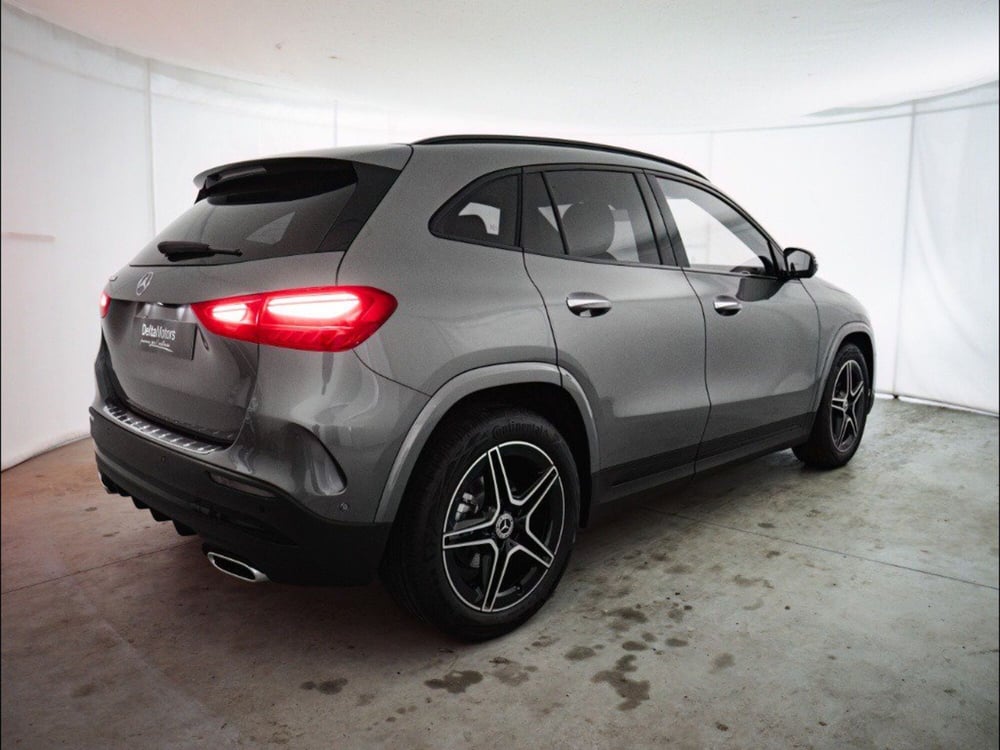 Mercedes-Benz GLA SUV nuova a Macerata (4)