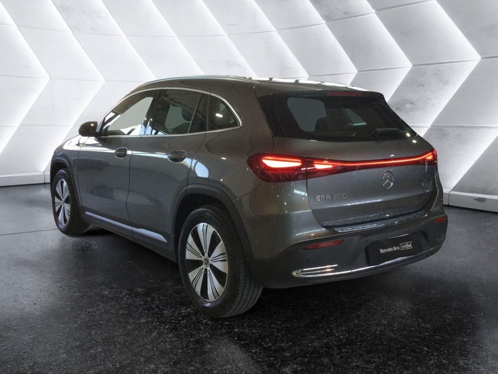 Mercedes-Benz EQA usata a Caserta (7)