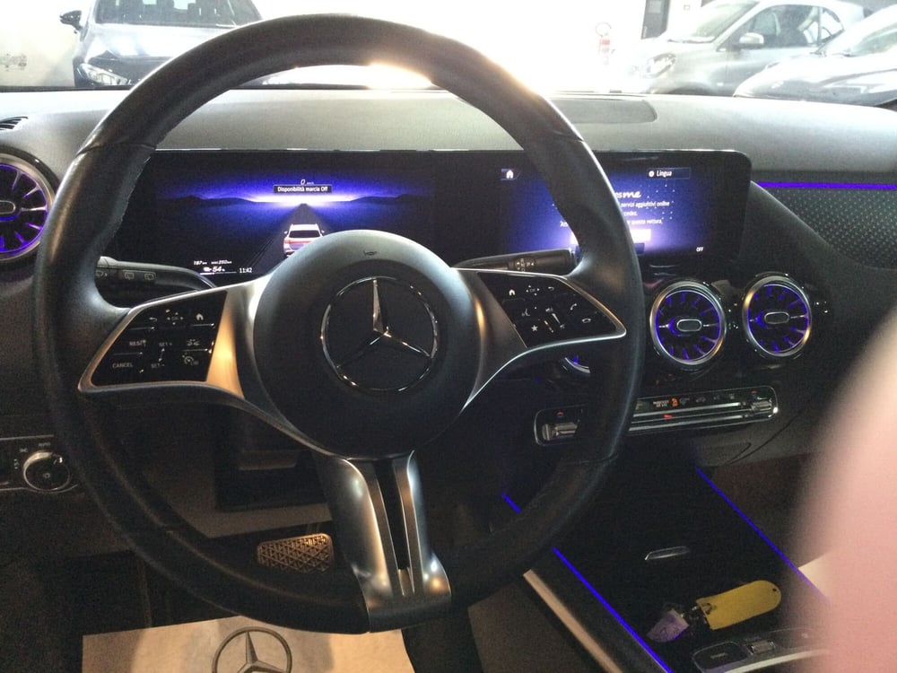 Mercedes-Benz EQA usata a Caserta (9)