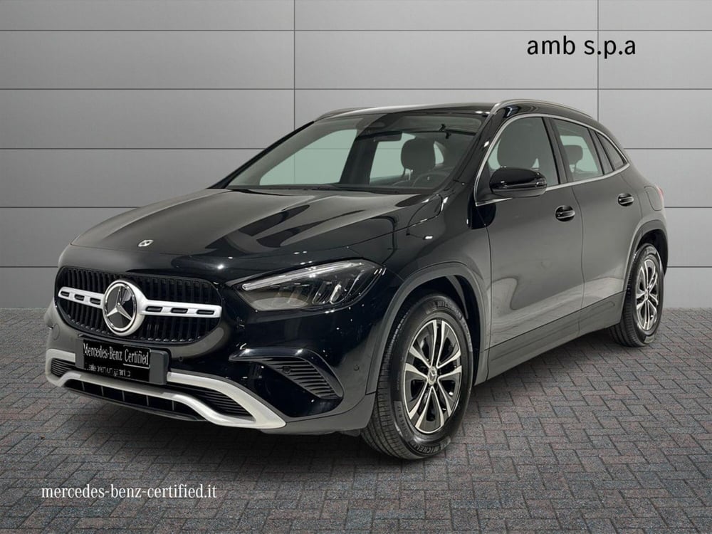 Mercedes-Benz GLA SUV usata a Napoli