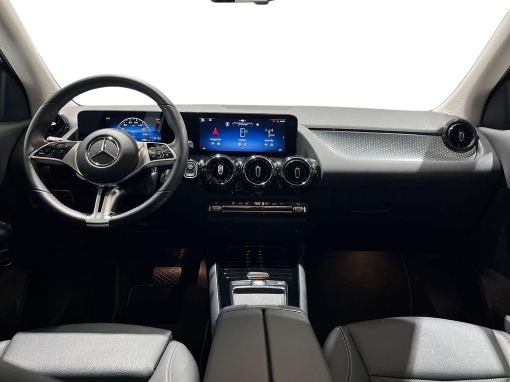 Mercedes-Benz GLA SUV usata a Napoli (11)