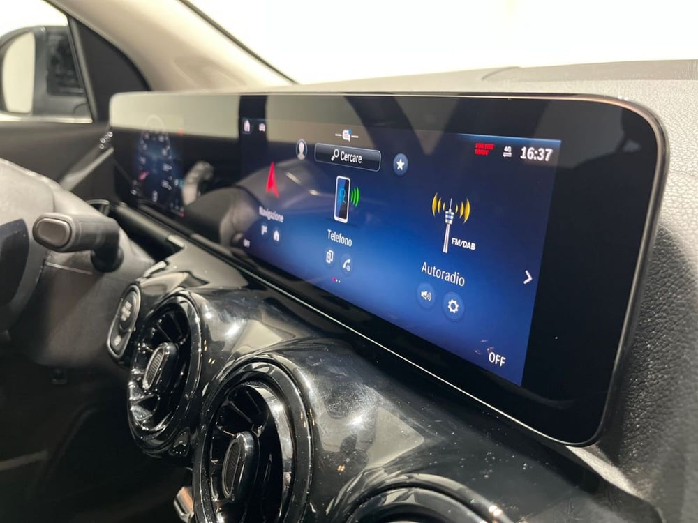 Mercedes-Benz GLA SUV usata a Napoli (14)