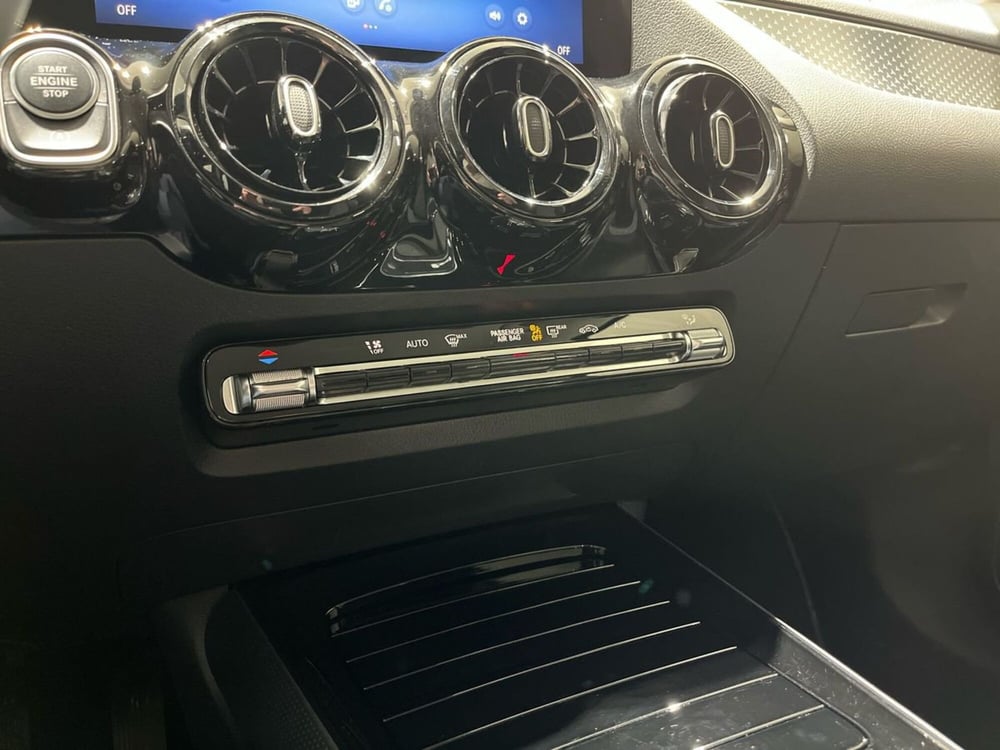 Mercedes-Benz GLA SUV usata a Napoli (15)