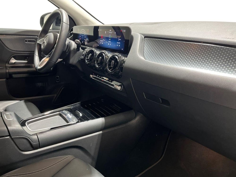 Mercedes-Benz GLA SUV usata a Napoli (16)