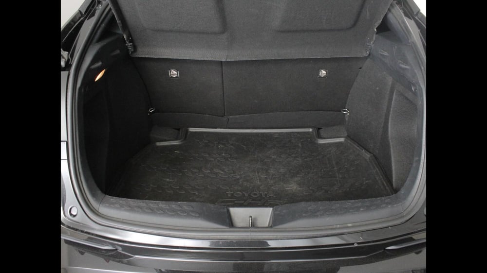 Toyota Toyota C-HR usata a Palermo (11)