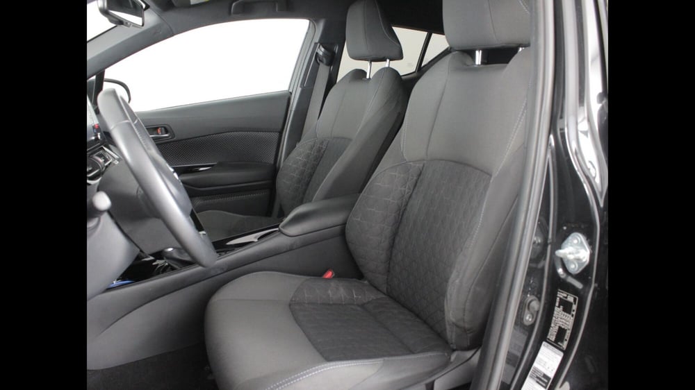 Toyota Toyota C-HR usata a Palermo (12)
