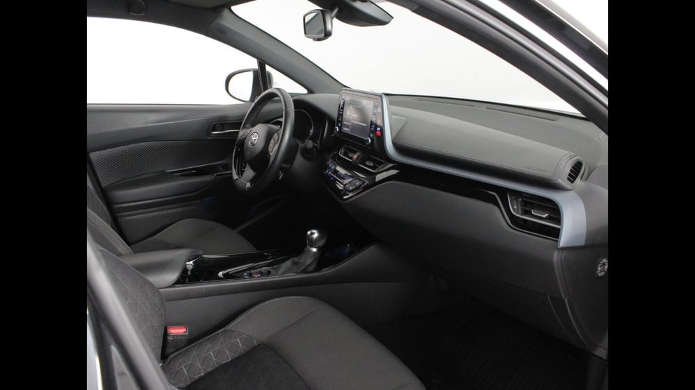 Toyota Toyota C-HR usata a Palermo (6)