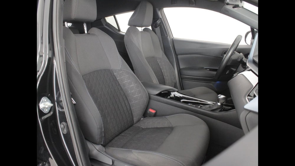 Toyota Toyota C-HR usata a Palermo (7)