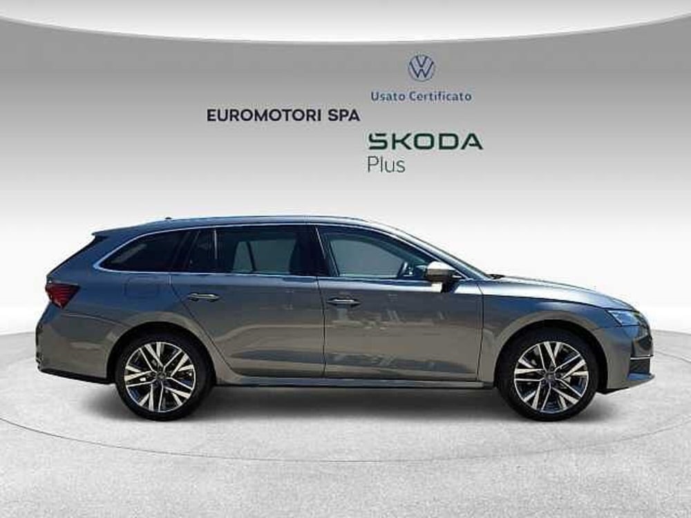 Skoda Octavia Station Wagon nuova a Siena (5)