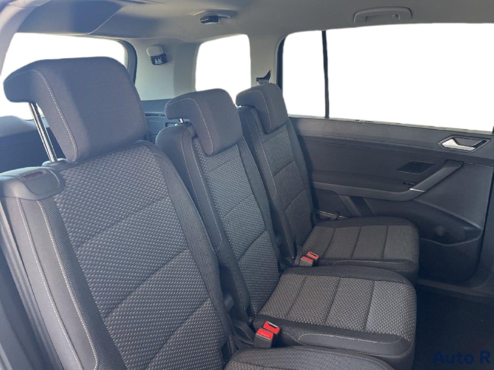 Volkswagen Touran nuova a Potenza (10)