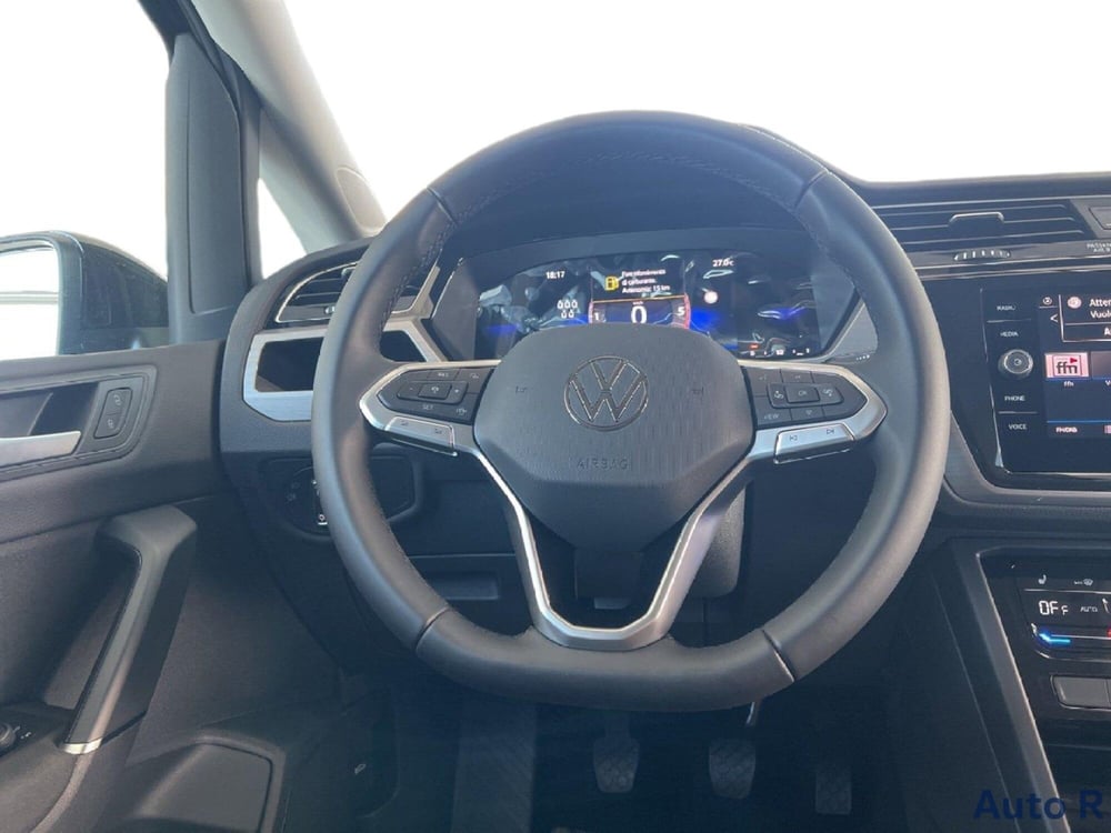 Volkswagen Touran nuova a Potenza (12)