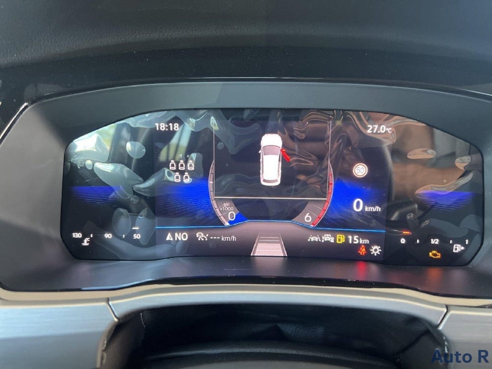 Volkswagen Touran nuova a Potenza (14)