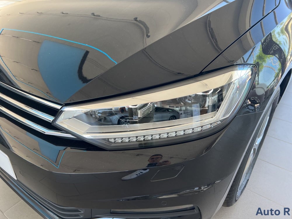 Volkswagen Touran nuova a Potenza (15)