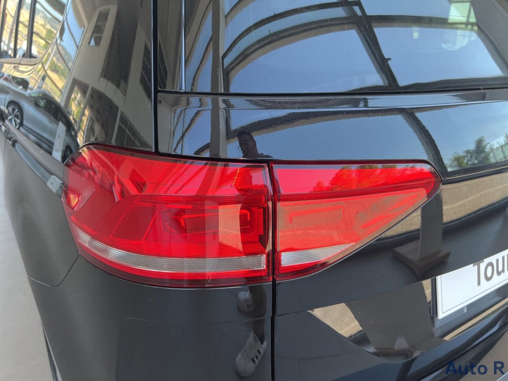 Volkswagen Touran nuova a Potenza (17)