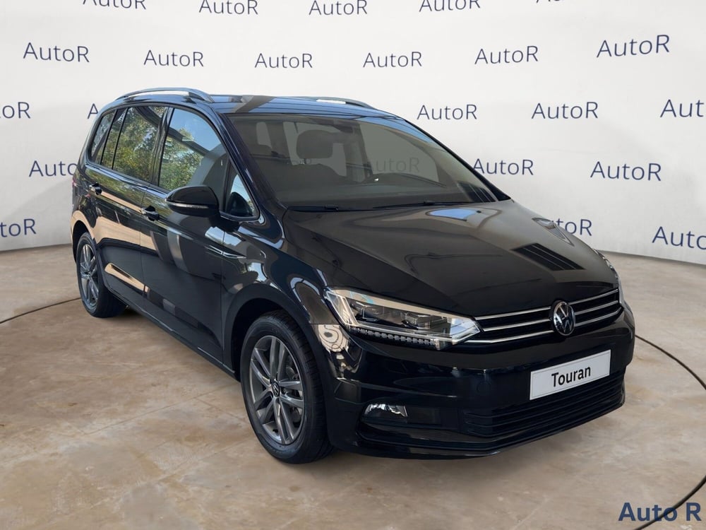 Volkswagen Touran nuova a Potenza (4)