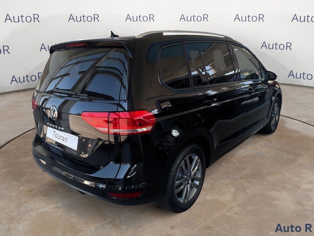 Volkswagen Touran nuova a Potenza (6)