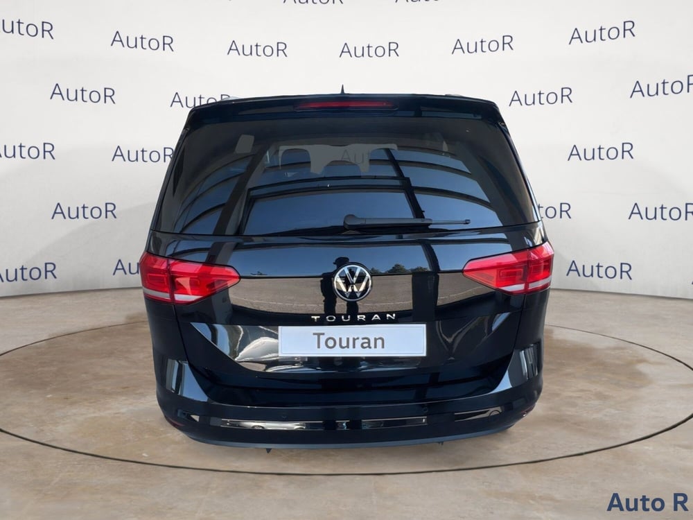Volkswagen Touran nuova a Potenza (7)