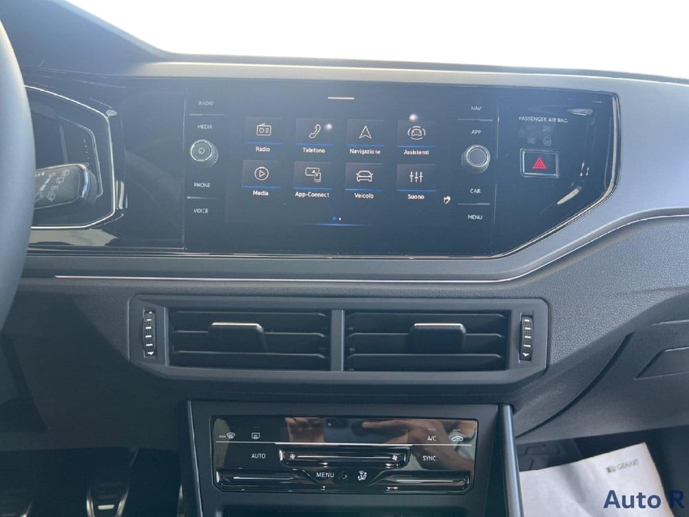 Volkswagen Polo nuova a Potenza (12)