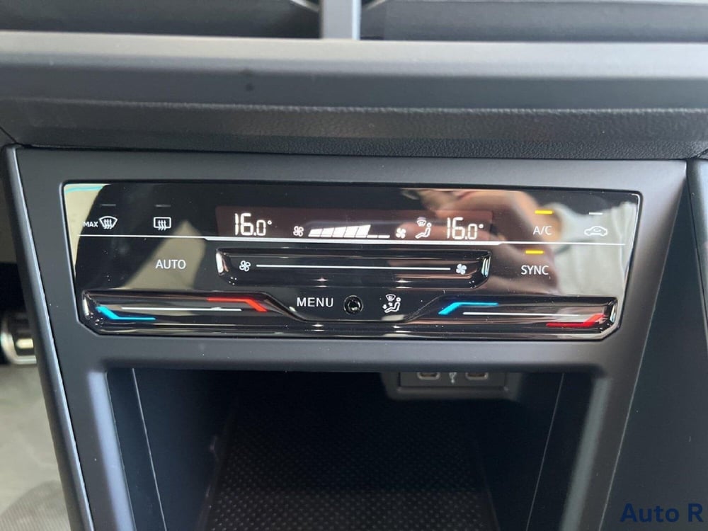 Volkswagen Polo nuova a Potenza (14)
