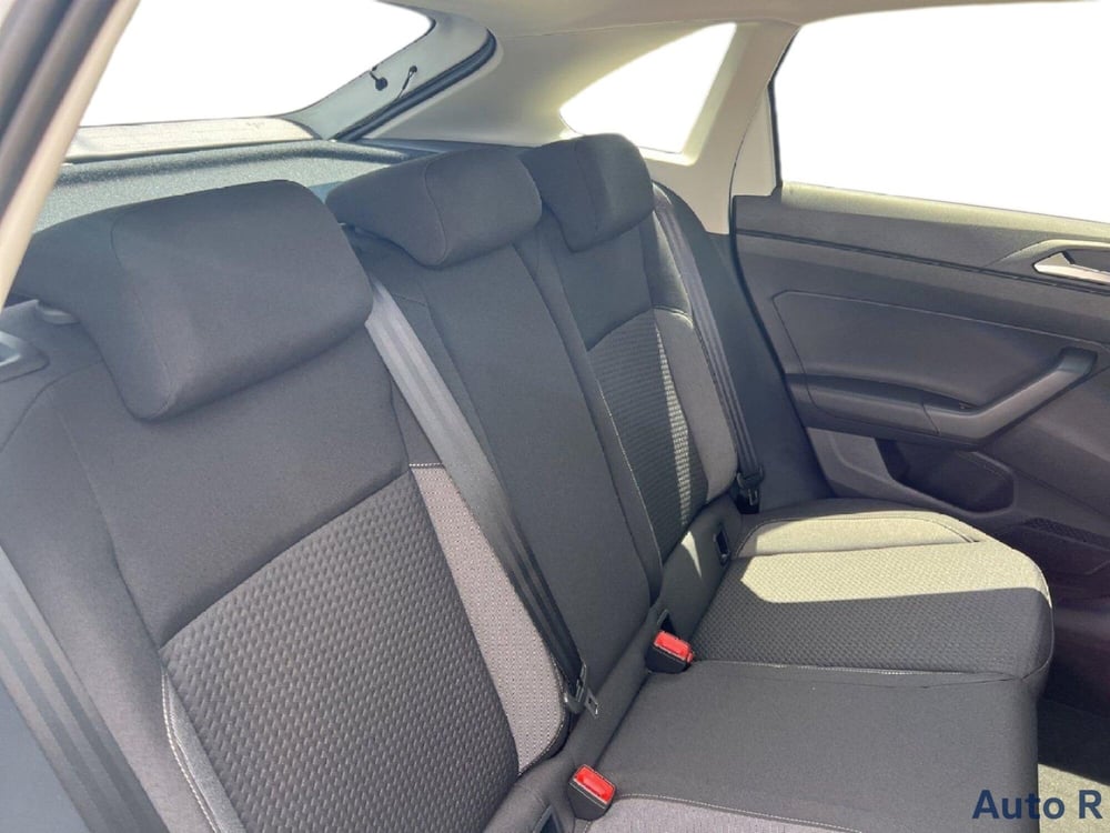 Volkswagen Taigo nuova a Potenza (10)