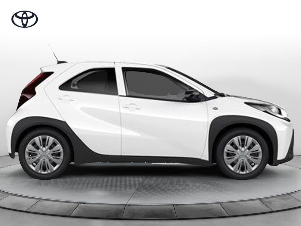 Toyota Aygo X nuova a Bergamo (2)