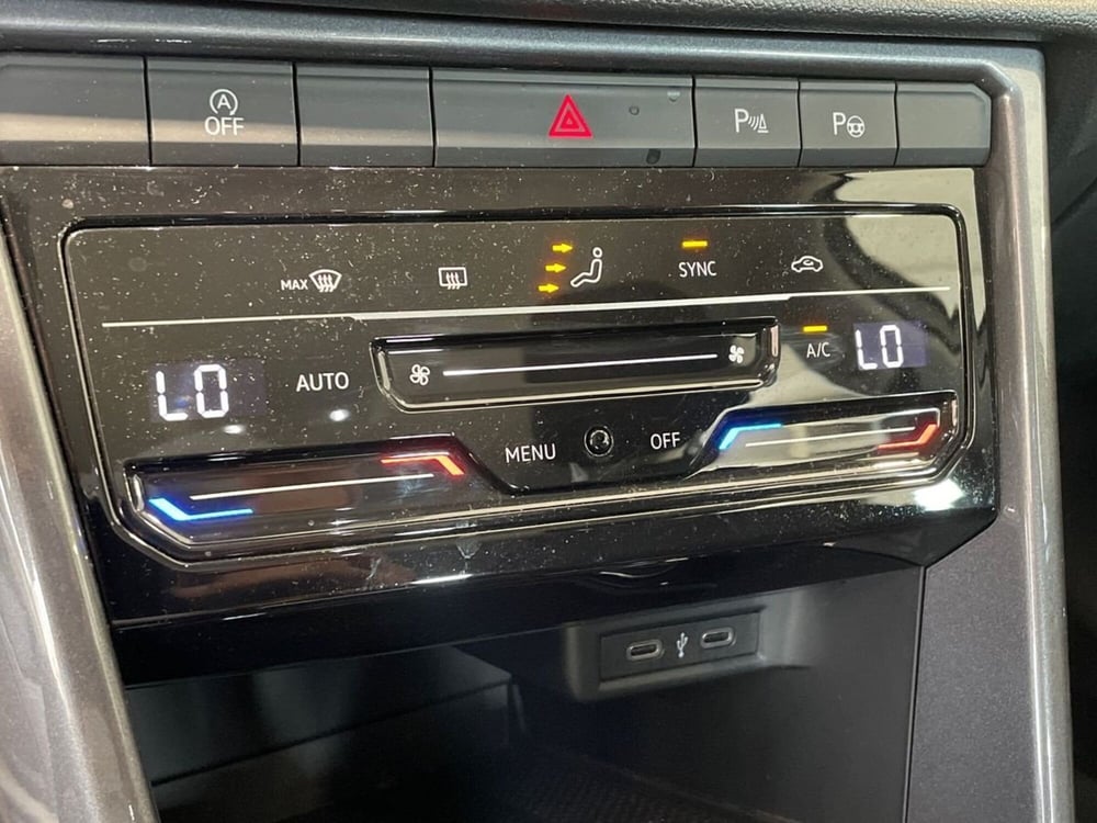 Volkswagen T-Roc usata a Prato (15)