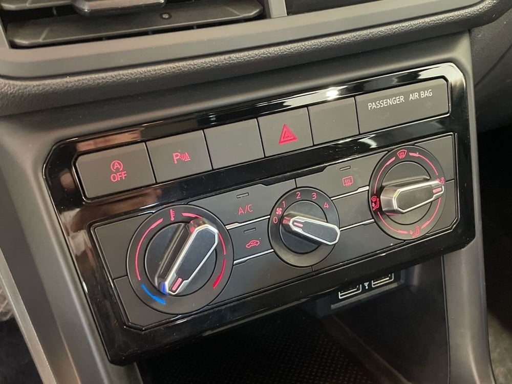 Volkswagen T-Cross usata a Pistoia (15)