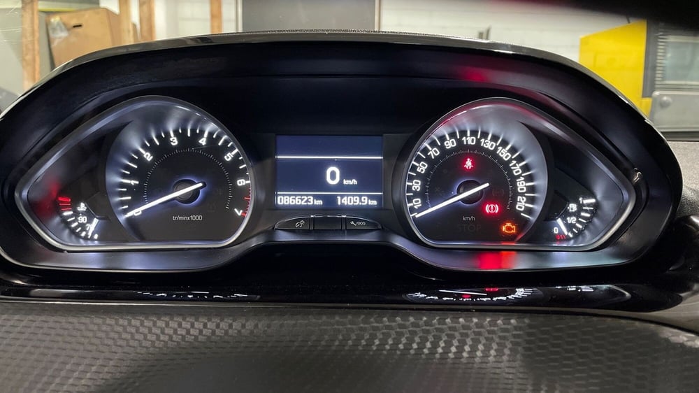 Peugeot 208 usata a Varese (10)