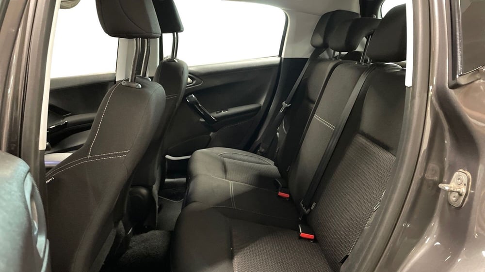 Peugeot 208 usata a Varese (13)