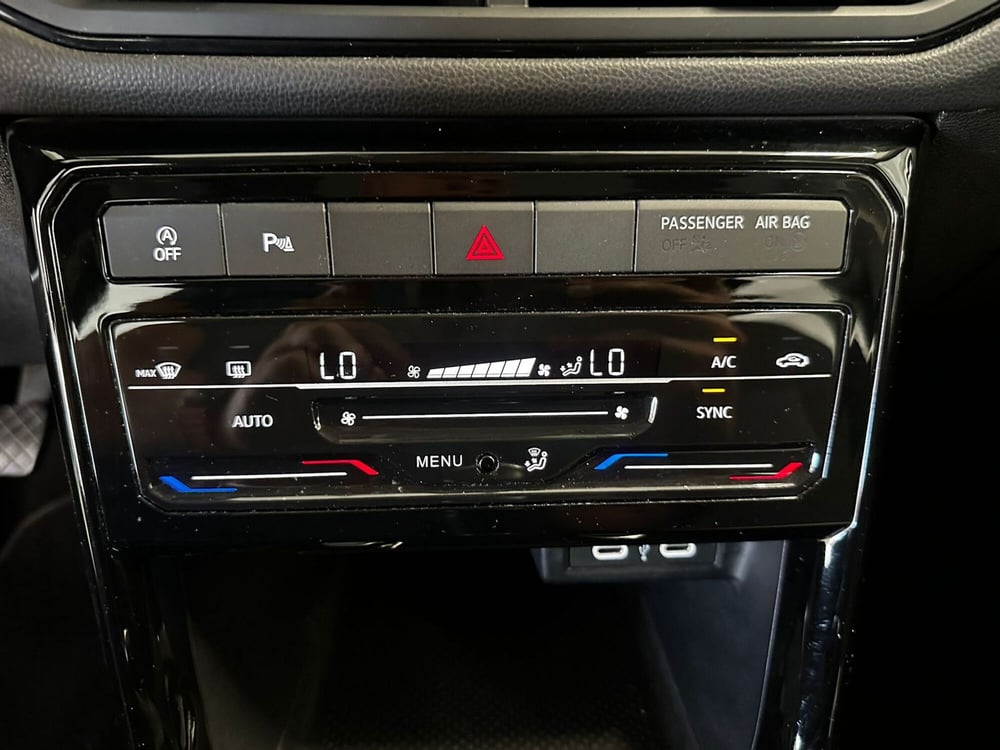 Volkswagen T-Cross usata a L'Aquila (15)