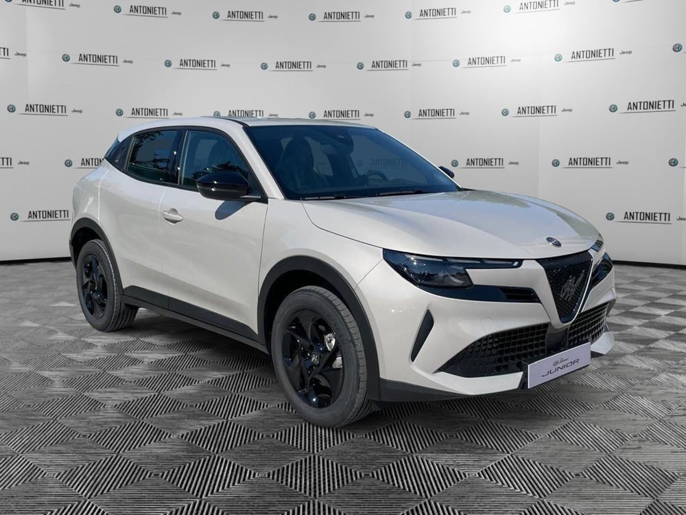 Alfa Romeo Junior nuova a Ancona (3)