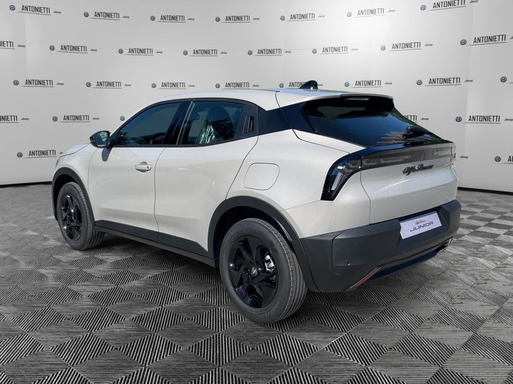 Alfa Romeo Junior nuova a Ancona (7)