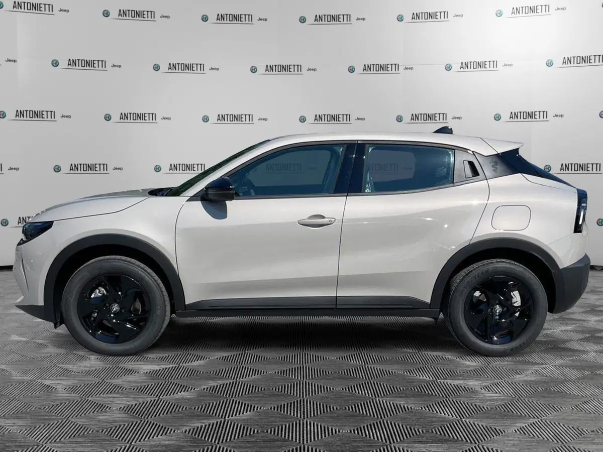 Alfa Romeo Junior nuova a Ancona (8)