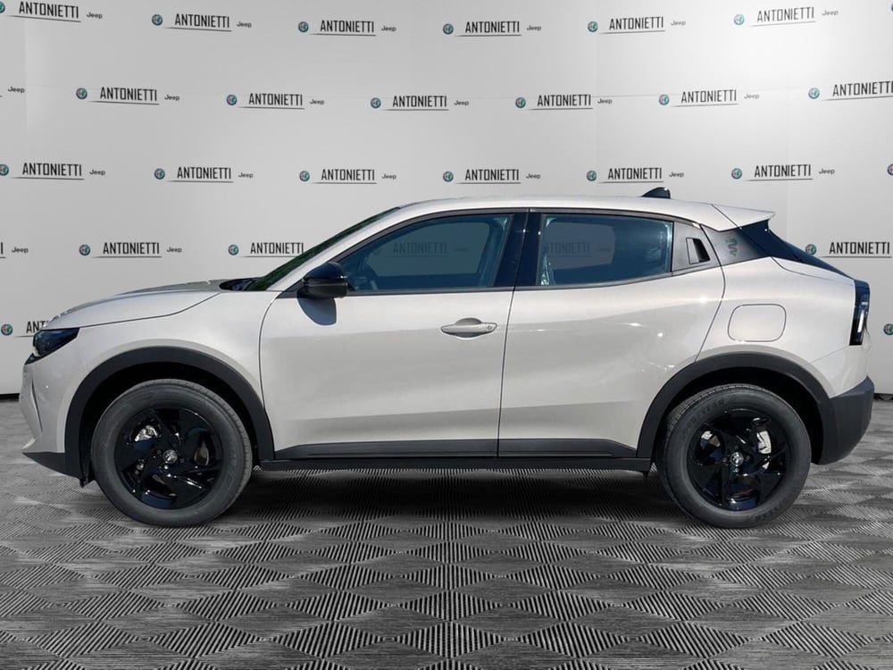 Alfa Romeo Junior nuova a Ancona (8)
