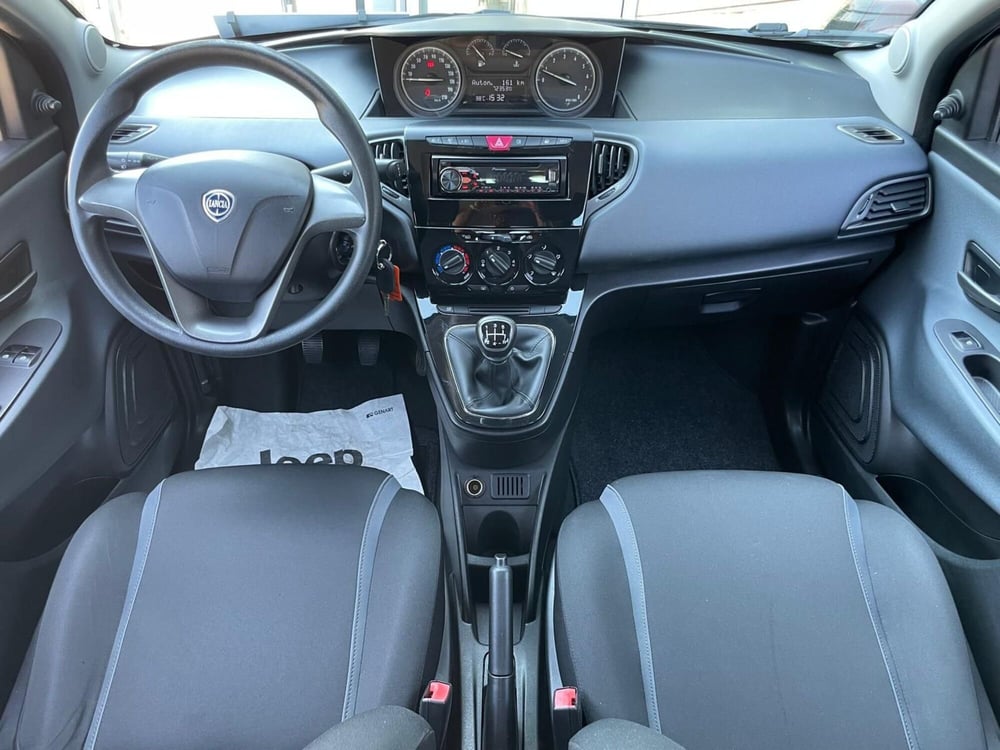Lancia Ypsilon usata a Ancona (11)