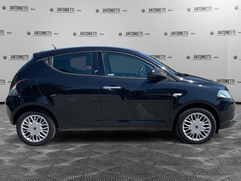 Lancia Ypsilon usata a Ancona (4)