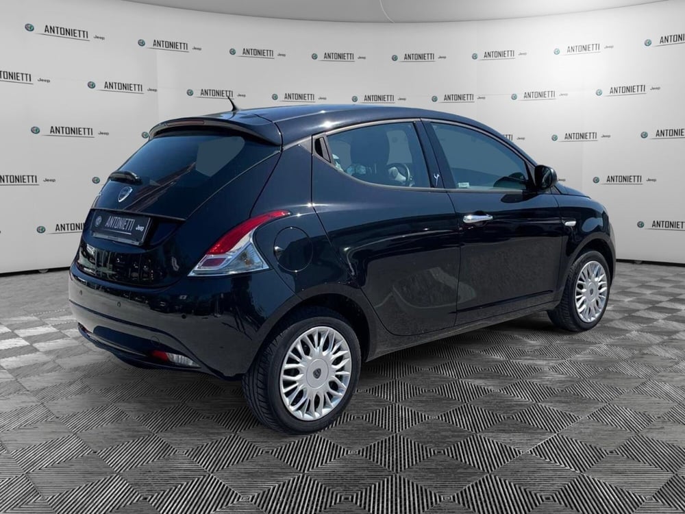 Lancia Ypsilon usata a Ancona (5)