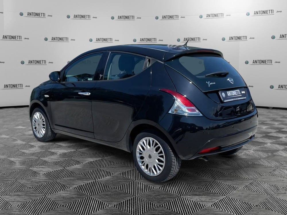 Lancia Ypsilon usata a Ancona (7)