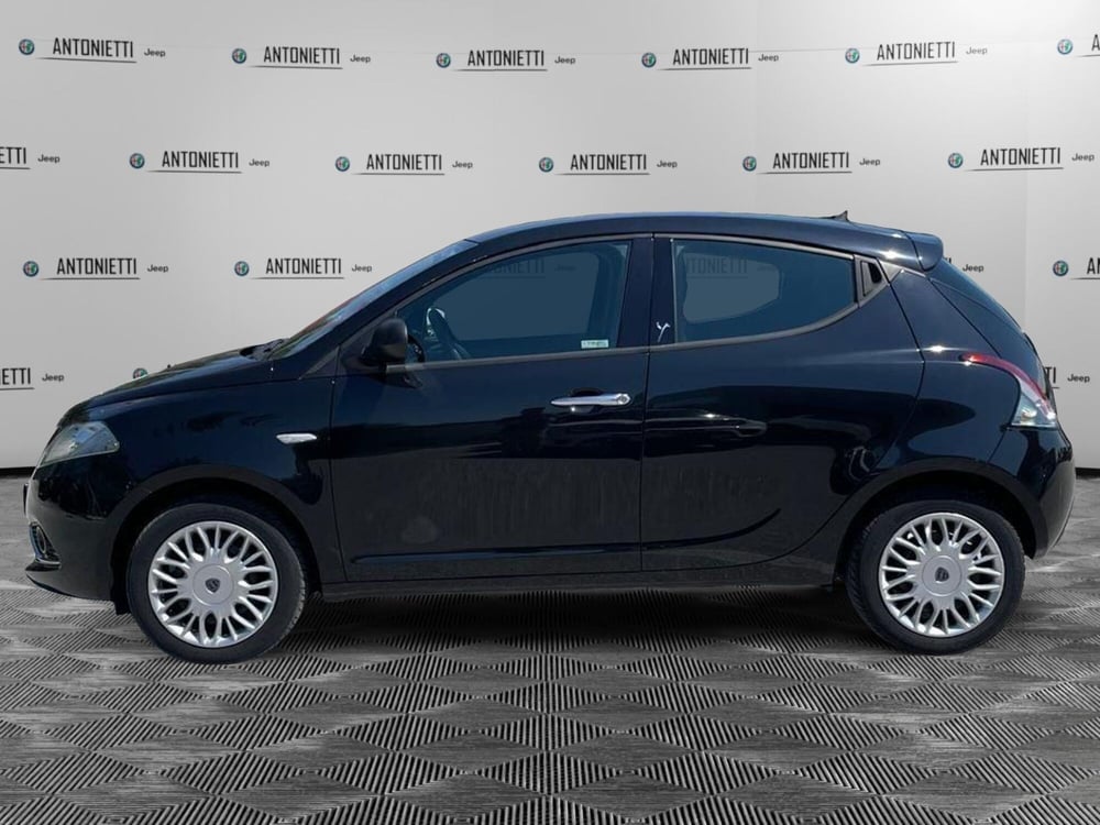 Lancia Ypsilon usata a Ancona (8)