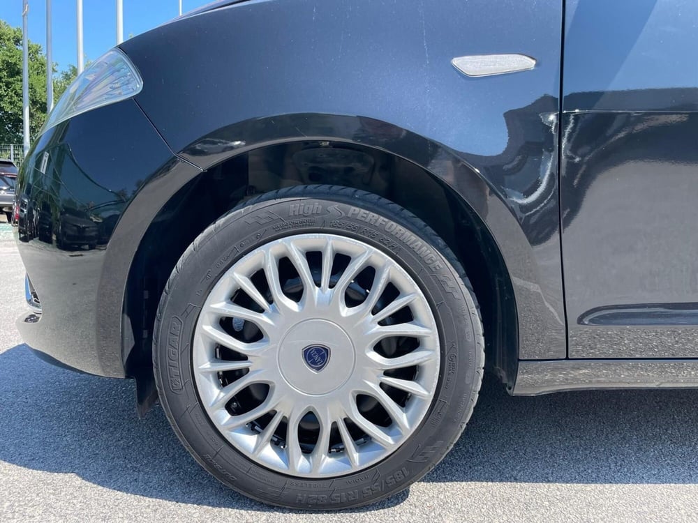 Lancia Ypsilon usata a Ancona (9)