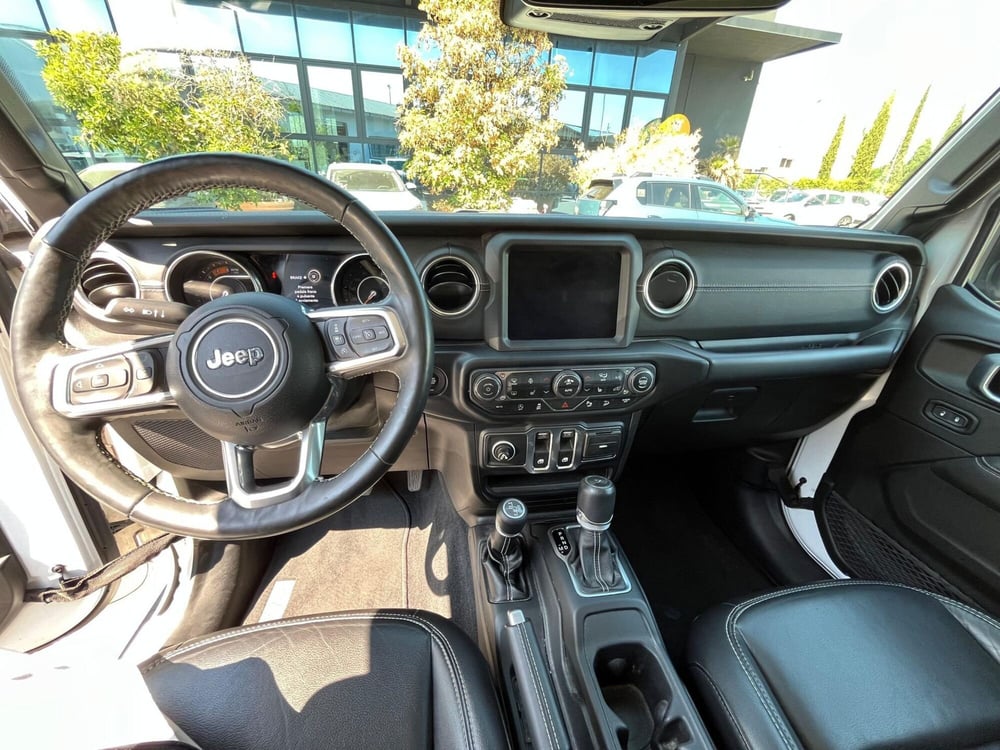 Jeep Wrangler usata a Lucca (12)