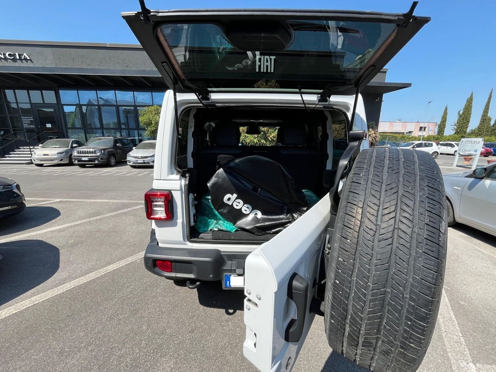 Jeep Wrangler usata a Lucca (14)