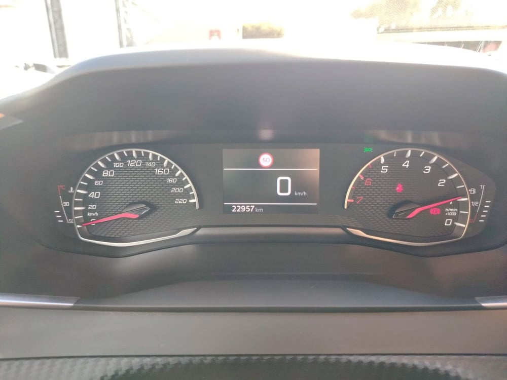 Peugeot 208 usata a Massa-Carrara (9)