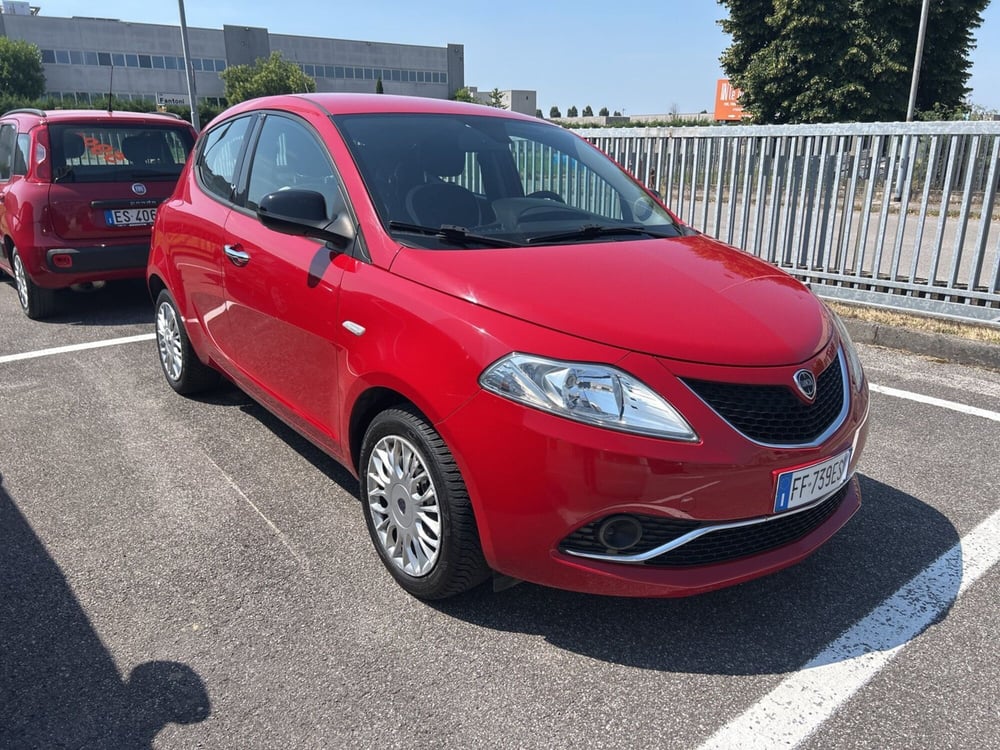 Lancia Ypsilon usata a Bergamo