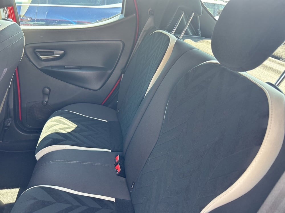 Lancia Ypsilon usata a Bergamo (10)